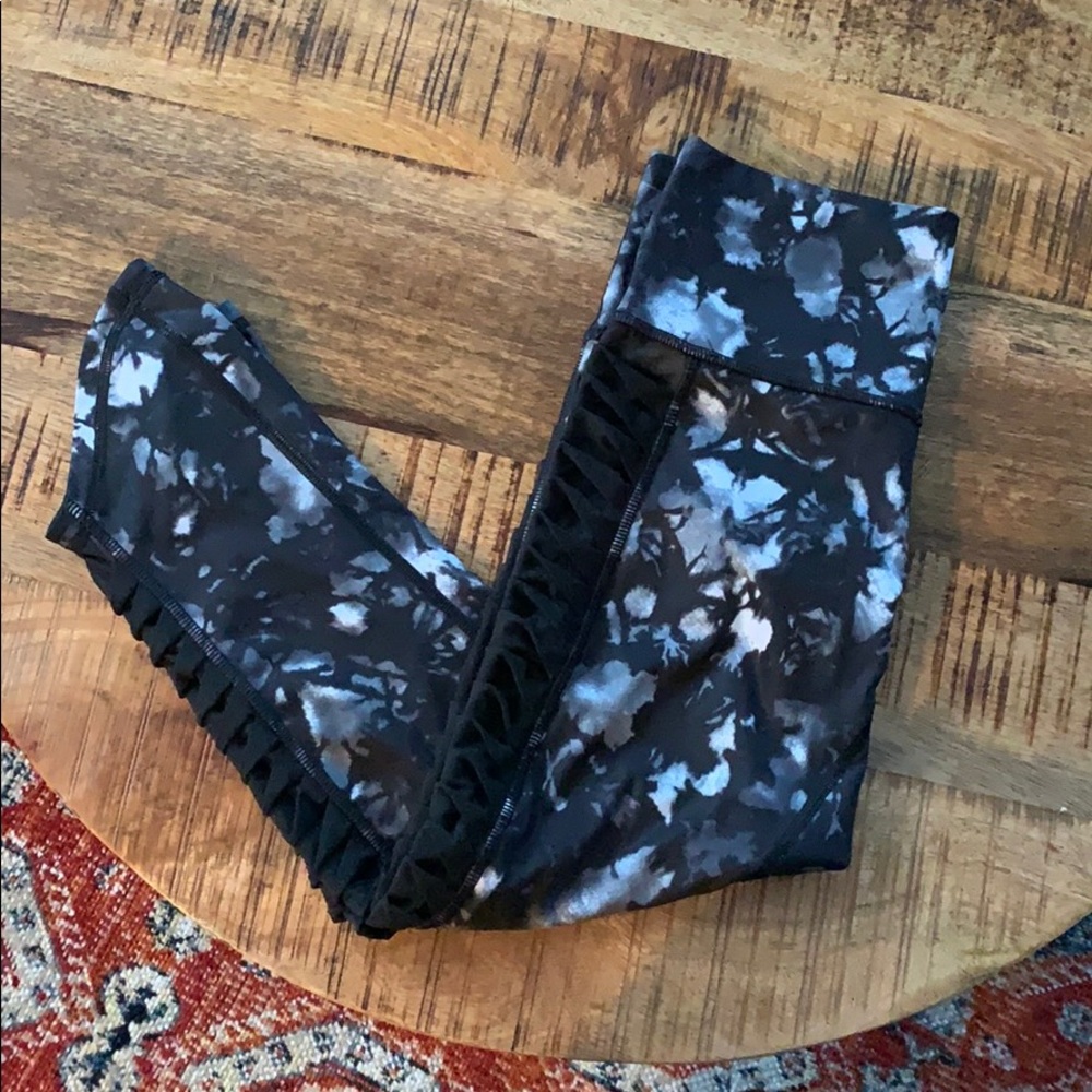 Lulu lemon yoga pants
